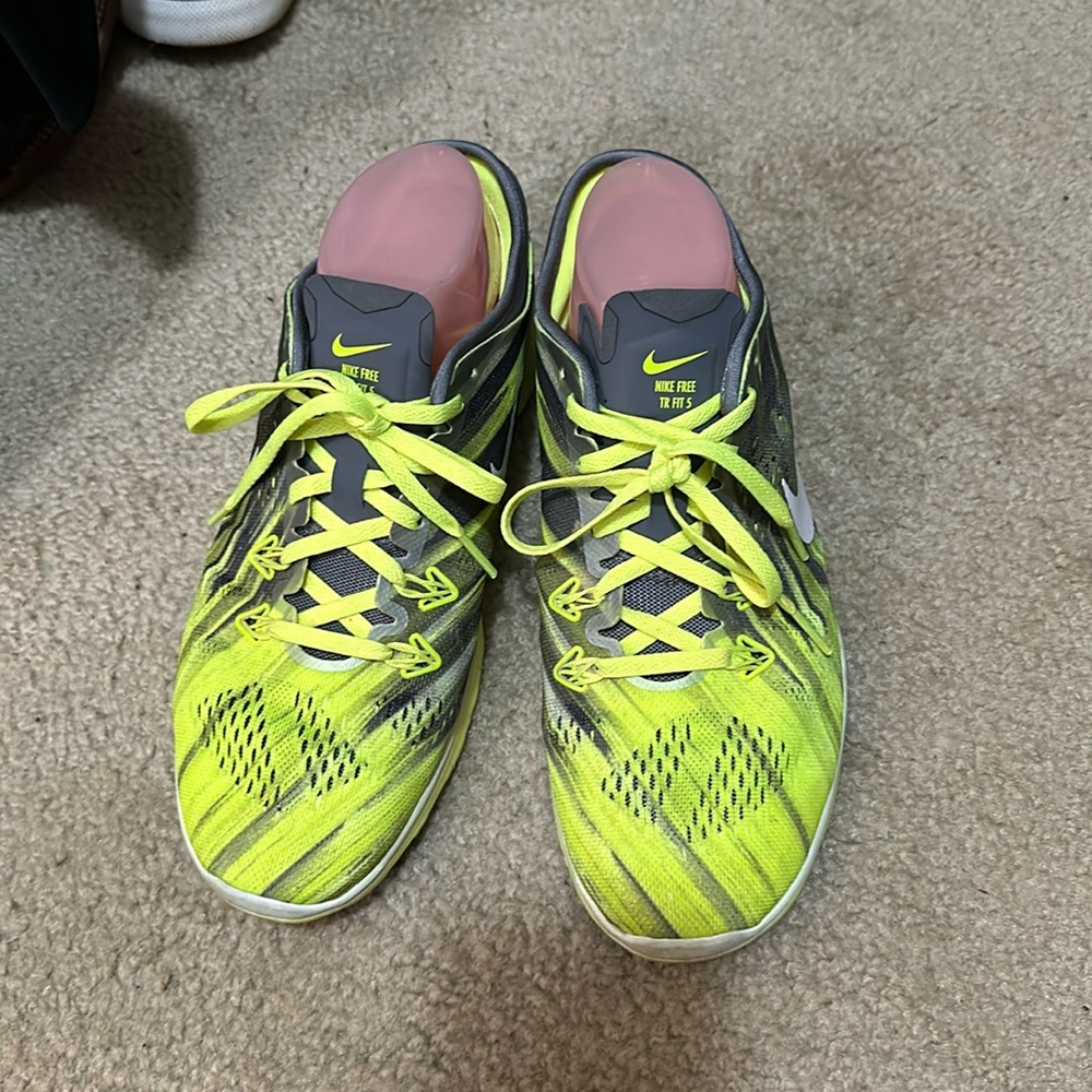 Nike track tenis shoes size 9